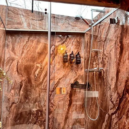 Bubbeltent In Bos Met Hottub, 20m Amsterdam Zuidoostbeemster